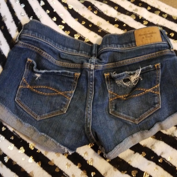 Abercrombie and Fitch shorts - Picture 2 of 3